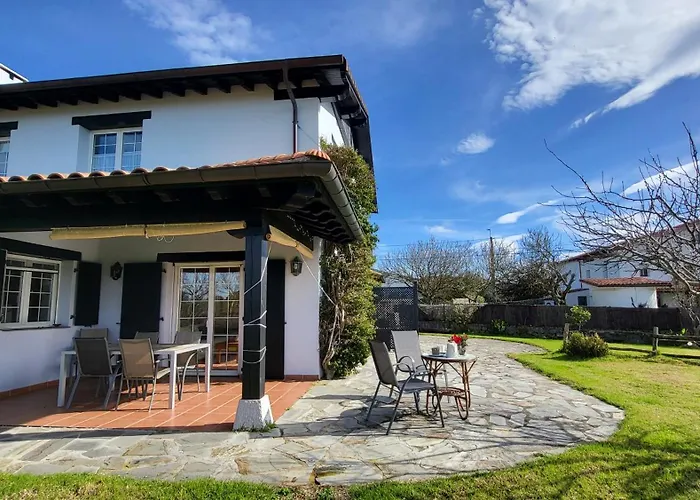 Prázdninový dům Casa Oceano Con Jardin En Noja, Isla,