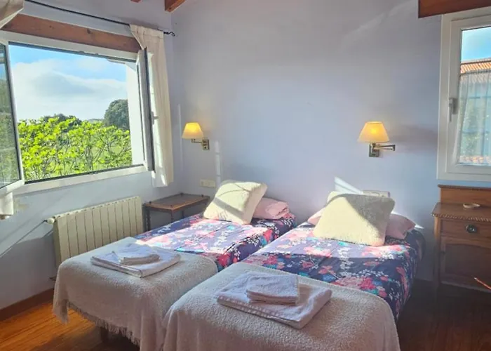 Casa Oceano Con Jardin En Noja, Isla, בית נופש ארנוארו